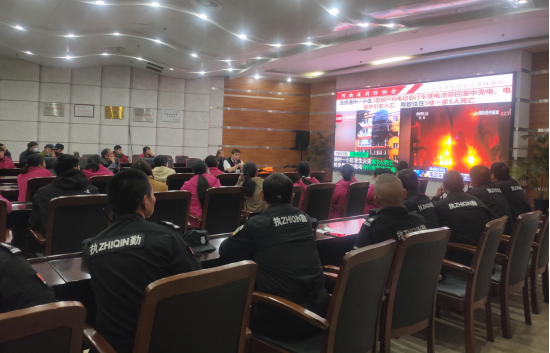 简报：（2024年10月22日）森林资源事务中心（郑州绿博园）开展消防安全知识讲座111.png